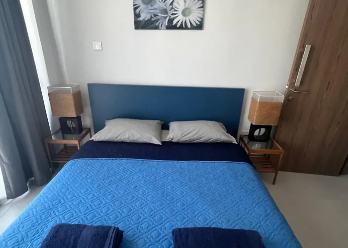 Unique 2 Storey Centre Apartamento