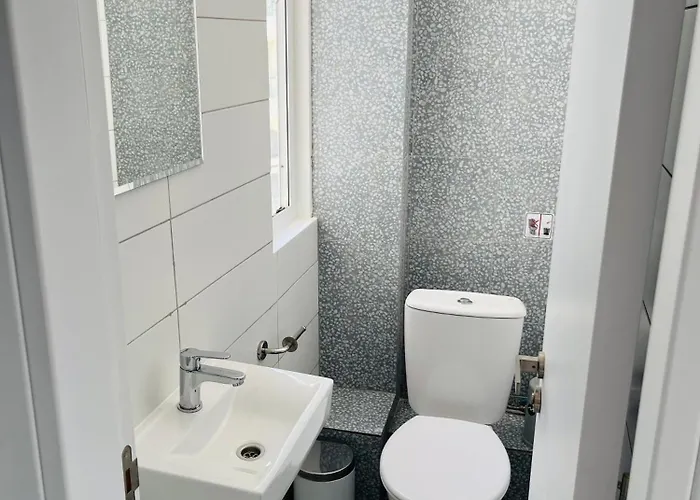 Unique 2 Storey Centre