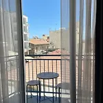 Апартаменти Unique 2 Storey Centre *