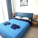Unique 2 Storey Centre Апартаменти *