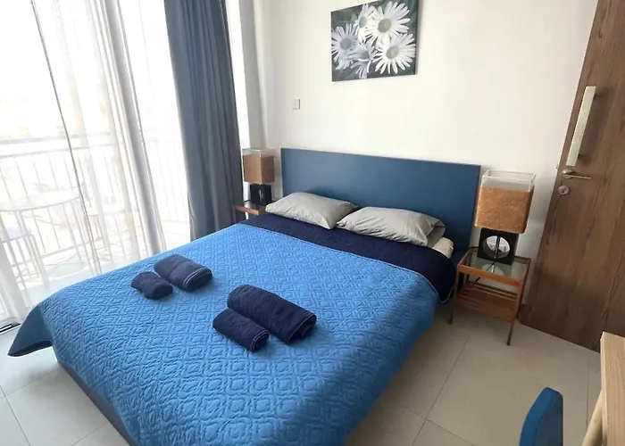 Unique 2 Storey Centre