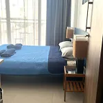 아파트 Unique 2 Storey Centre 라르나카
