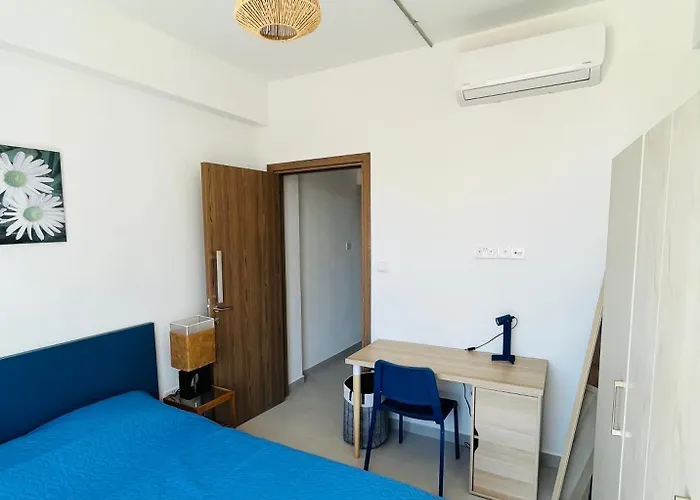 Unique 2 Storey Centre Апартаменти Ларнака