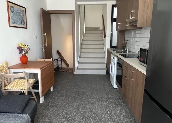 Апартаменти Unique 2 Storey Centre